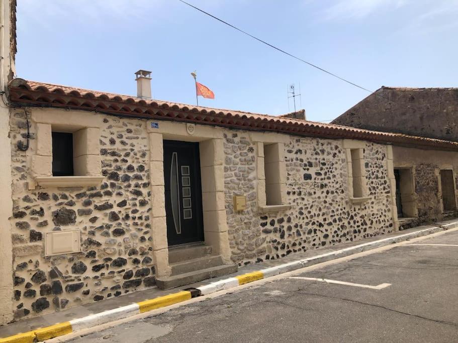 Maison De Village Avec Patio Bessan Bagian luar foto