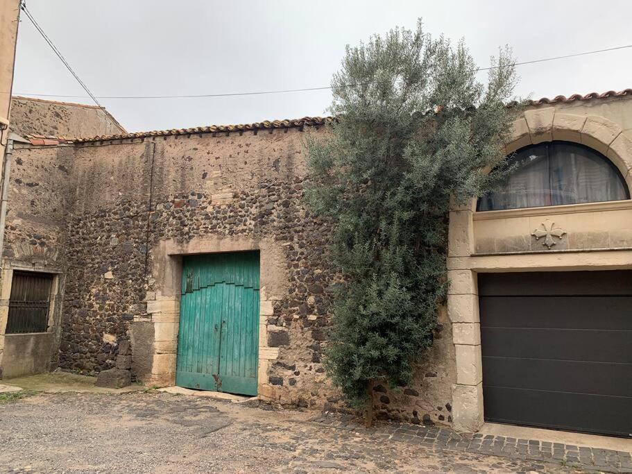 Maison De Village Avec Patio Bessan Bagian luar foto